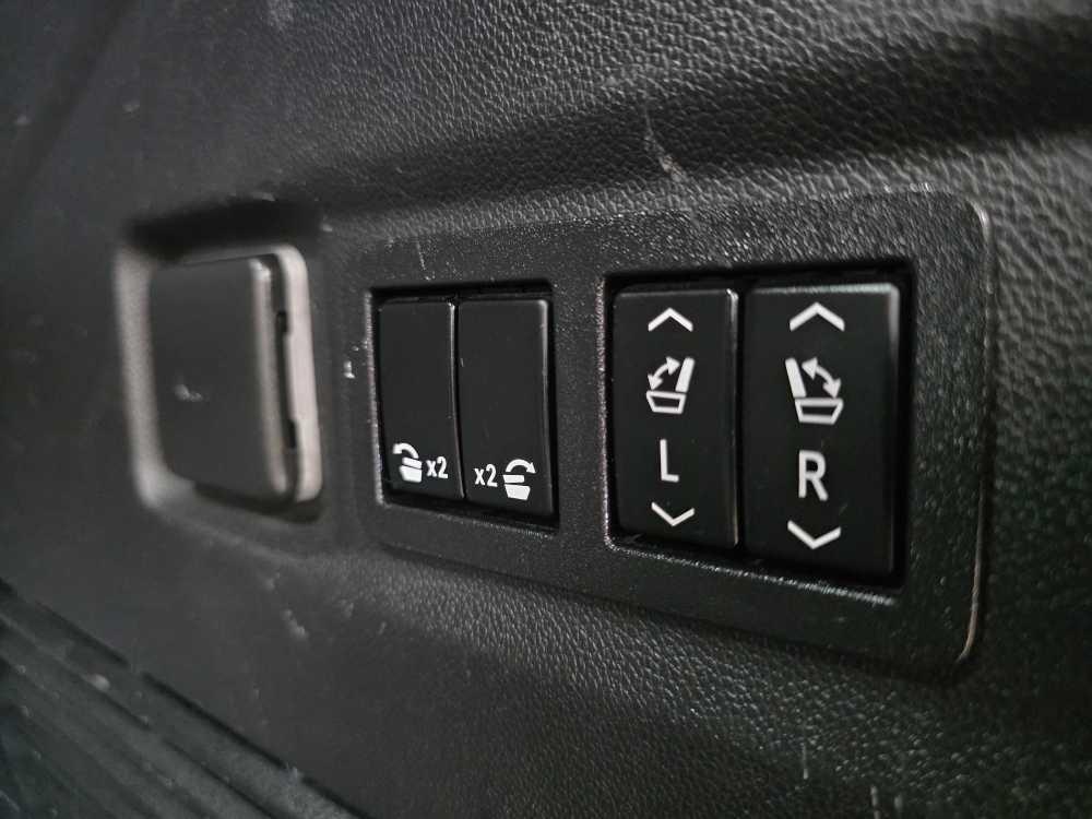 GMC Yukon 4WD 4dr AT4 2022