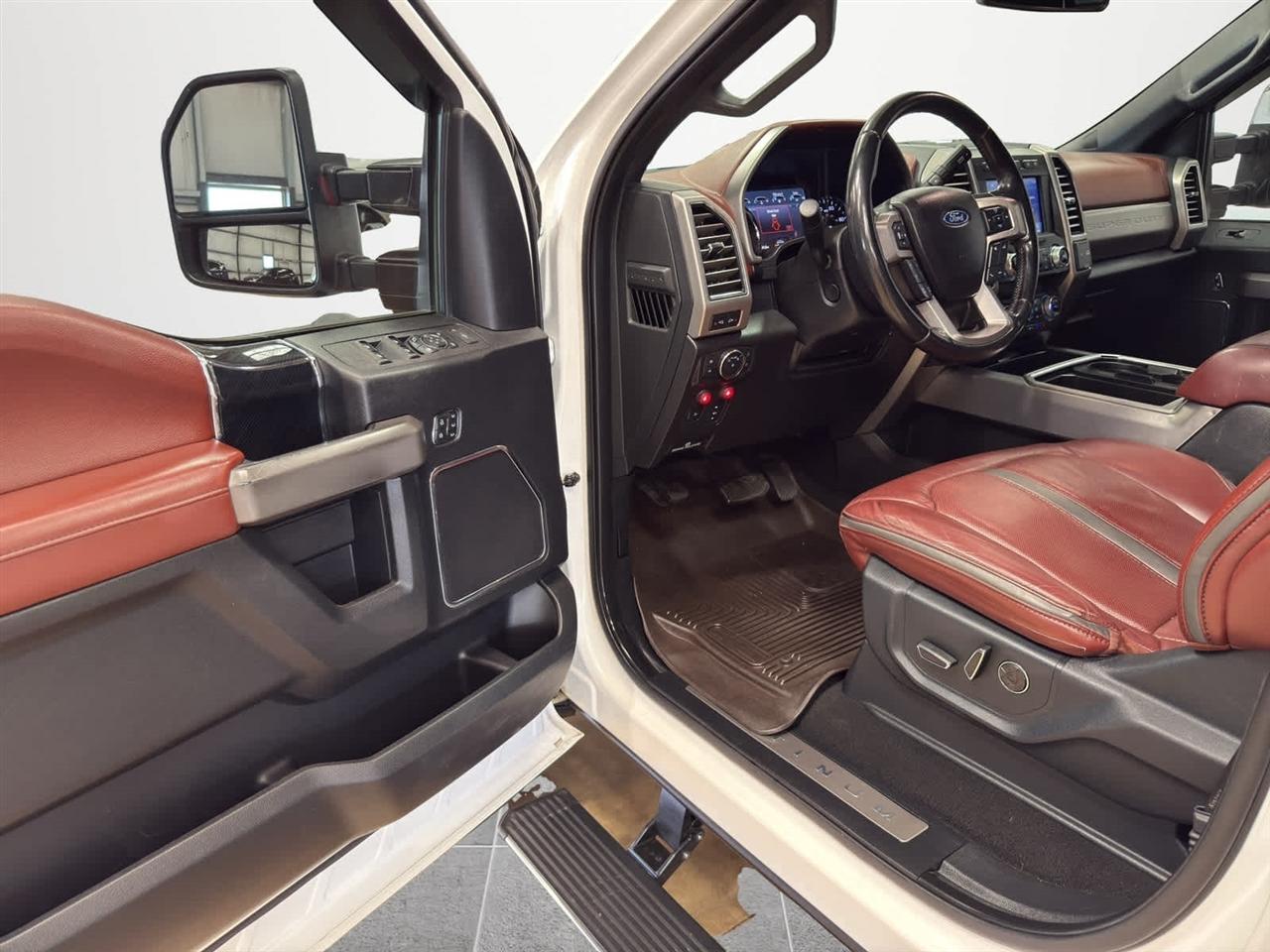 Ford Super Duty F-250 SRW King Ranch 4WD Crew Cab 8' Box 2021