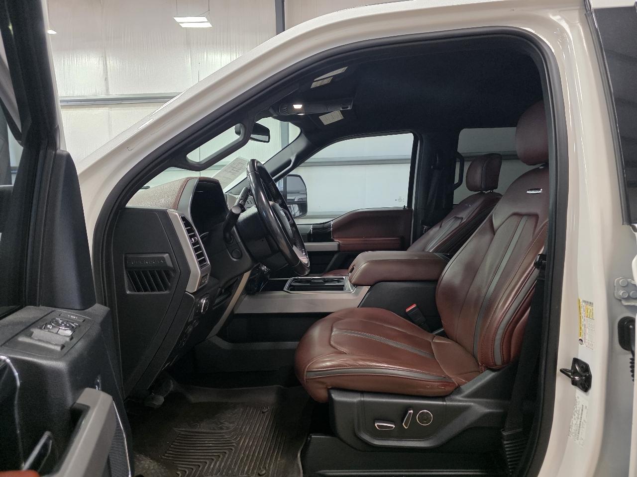 Ford Super Duty F-250 SRW 4WD Crew Cab 156" Platinum 2021