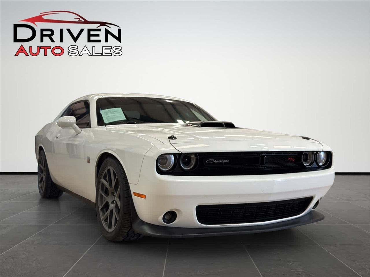 Dodge Challenger 392 Hemi Scat Pack Shaker Coupe 2017