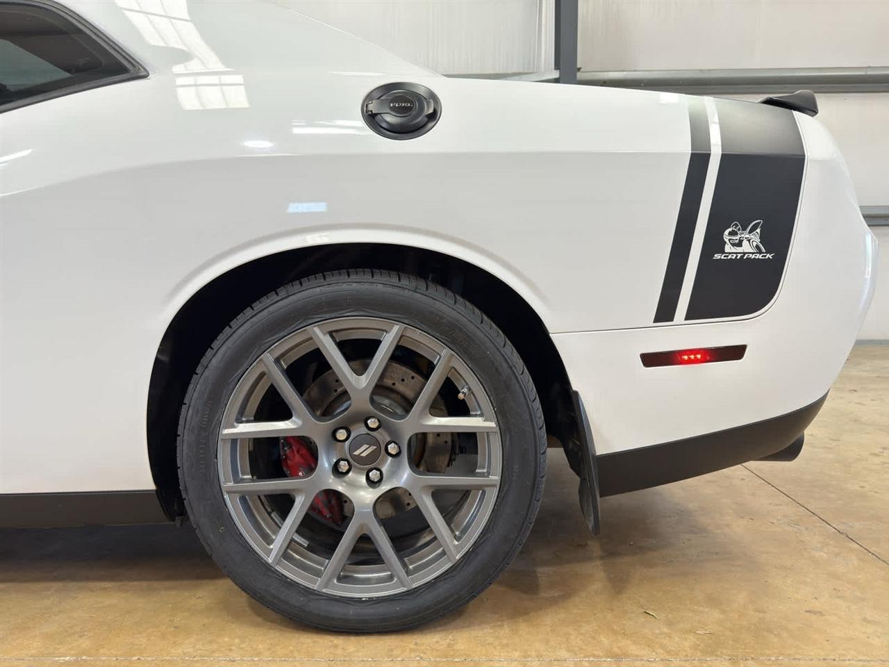 Dodge Challenger 392 Hemi Scat Pack Shaker Coupe 2017