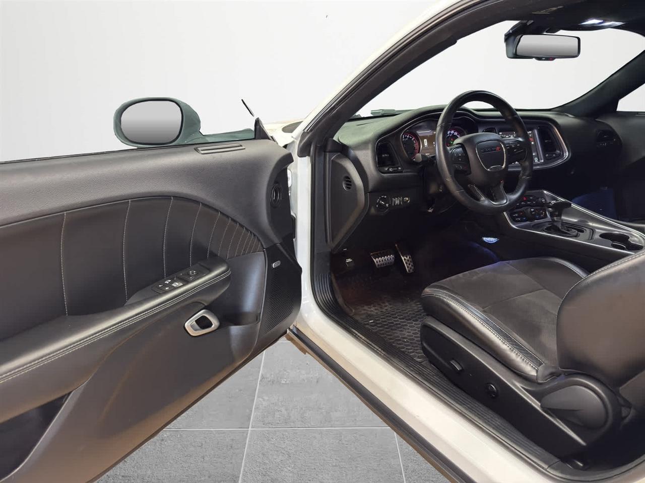 Dodge Challenger 392 Hemi Scat Pack Shaker Coupe 2017