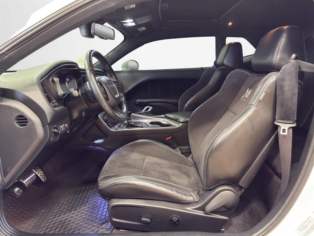 Dodge Challenger 392 Hemi Scat Pack Shaker Coupe 2017