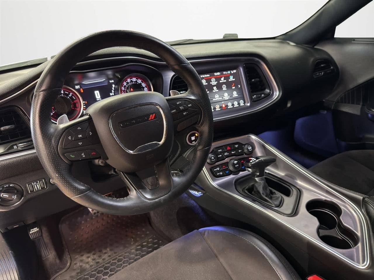 Dodge Challenger 392 Hemi Scat Pack Shaker Coupe 2017