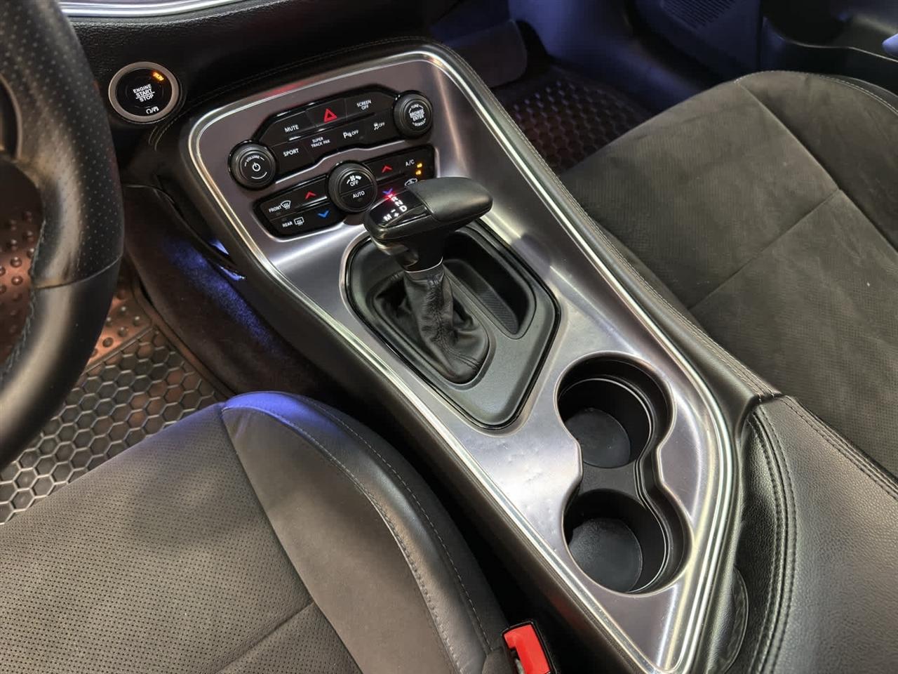 Dodge Challenger 392 Hemi Scat Pack Shaker Coupe 2017