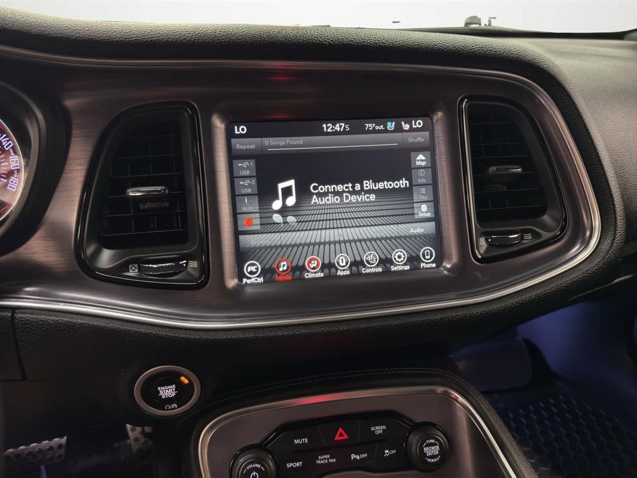 Dodge Challenger 392 Hemi Scat Pack Shaker Coupe 2017