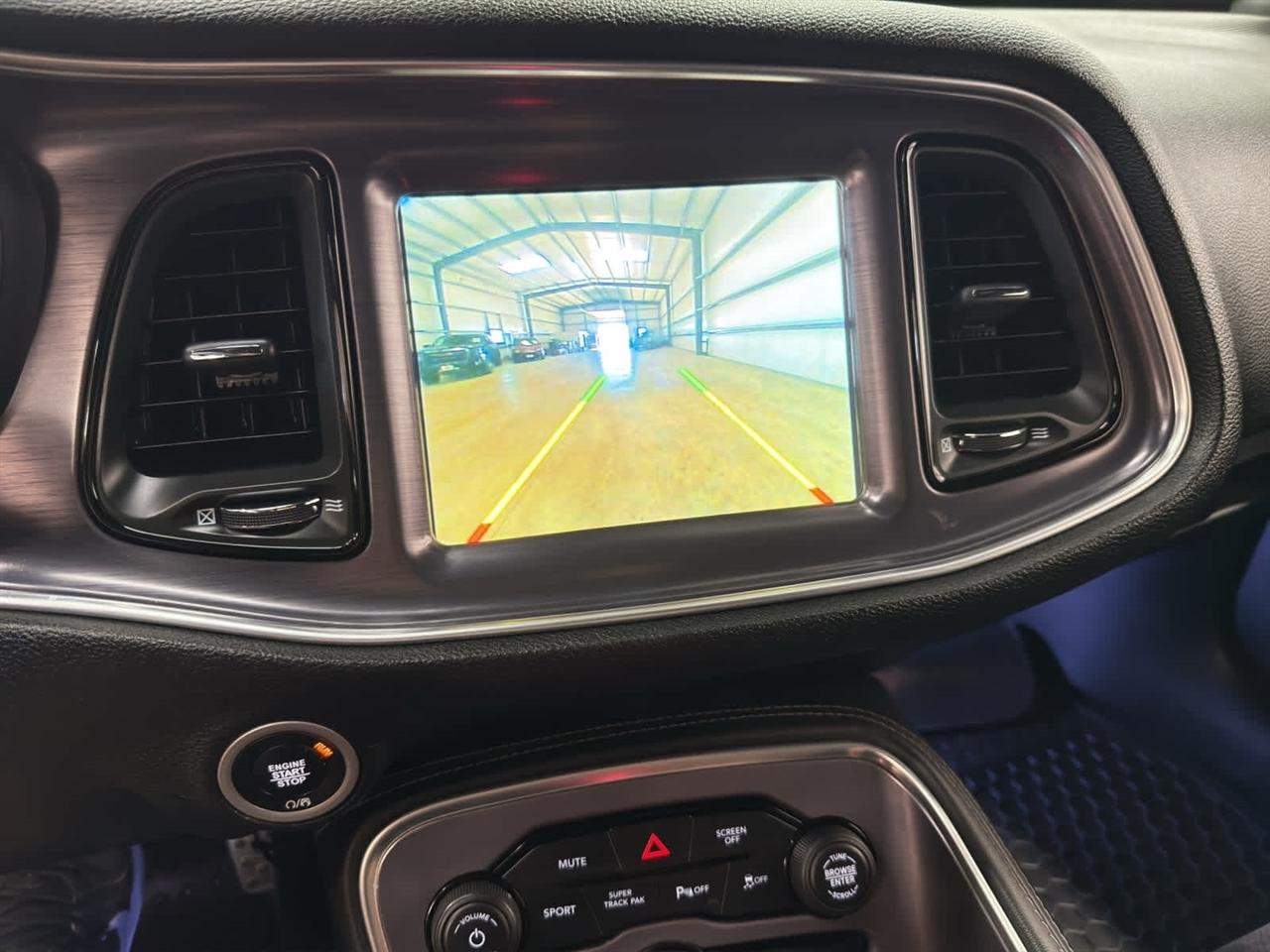 Dodge Challenger 392 Hemi Scat Pack Shaker Coupe 2017