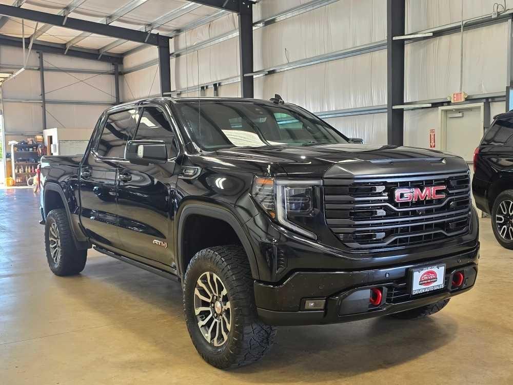 GMC Sierra 1500 4WD Crew Cab 147" AT4 2022