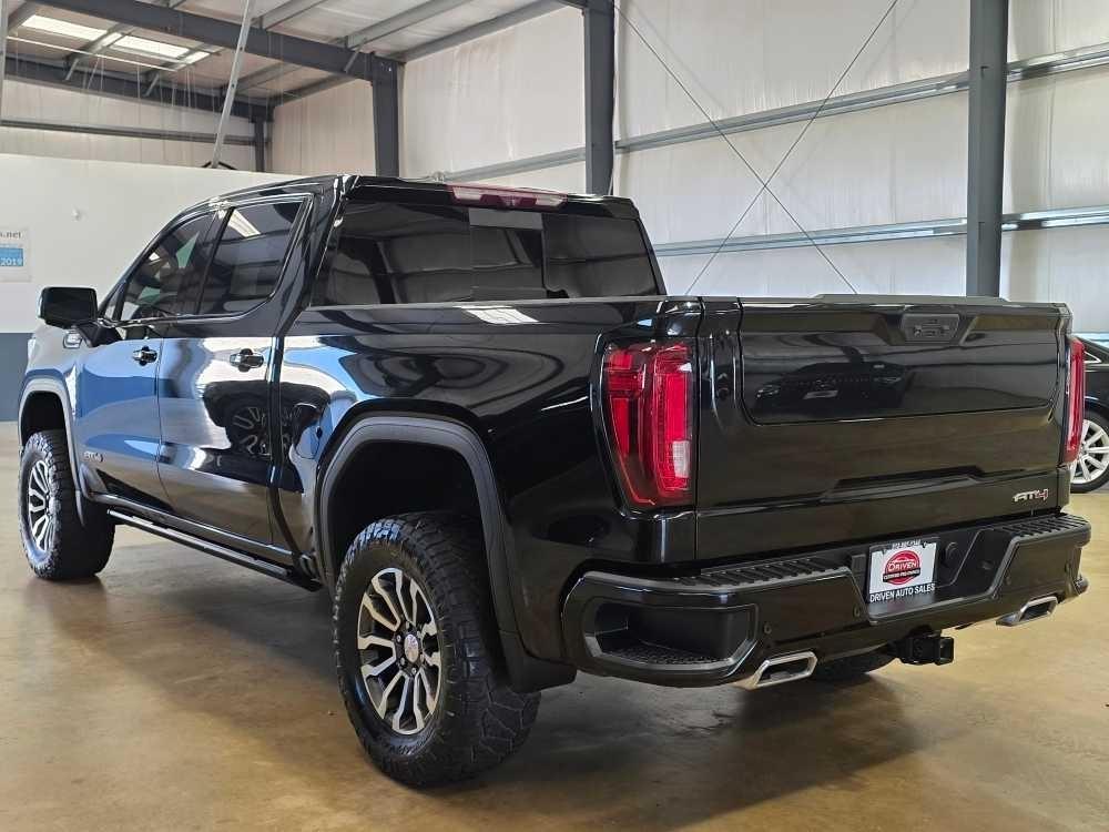 GMC Sierra 1500 4WD Crew Cab 147" AT4 2022
