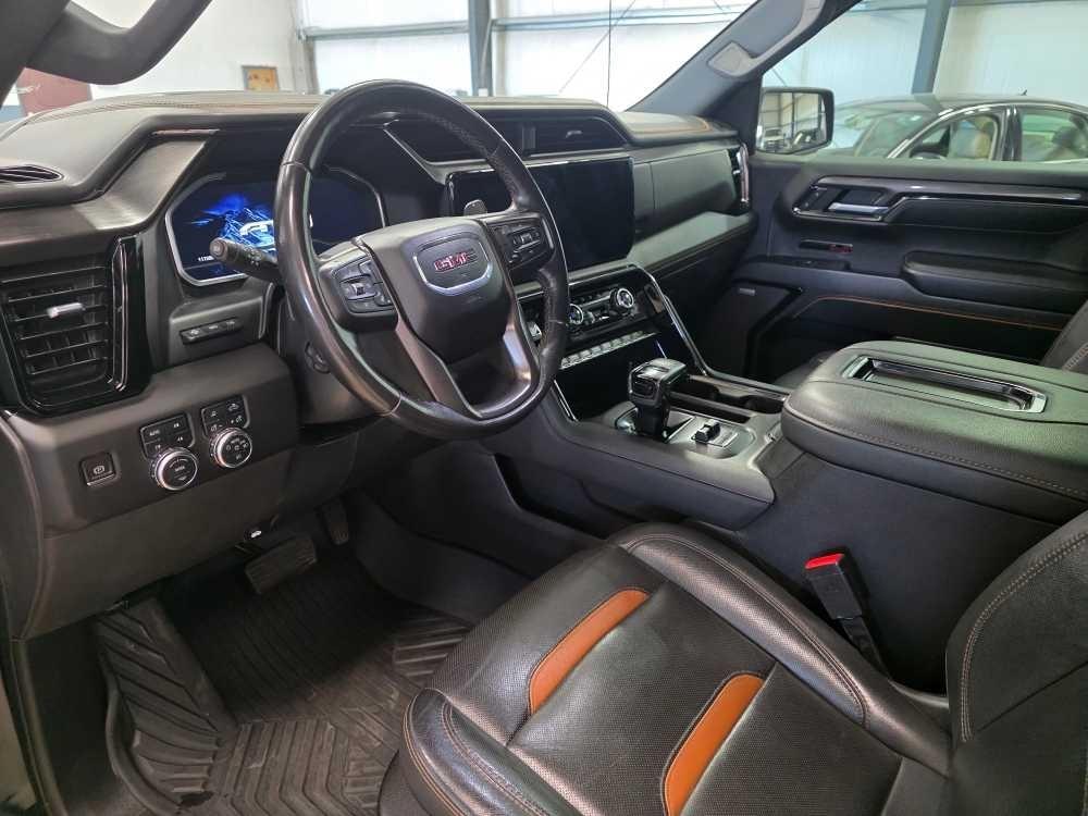 GMC Sierra 1500 4WD Crew Cab 147" AT4 2022