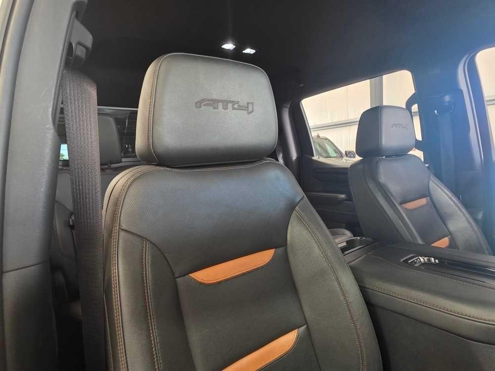 GMC Sierra 1500 4WD Crew Cab 147" AT4 2022