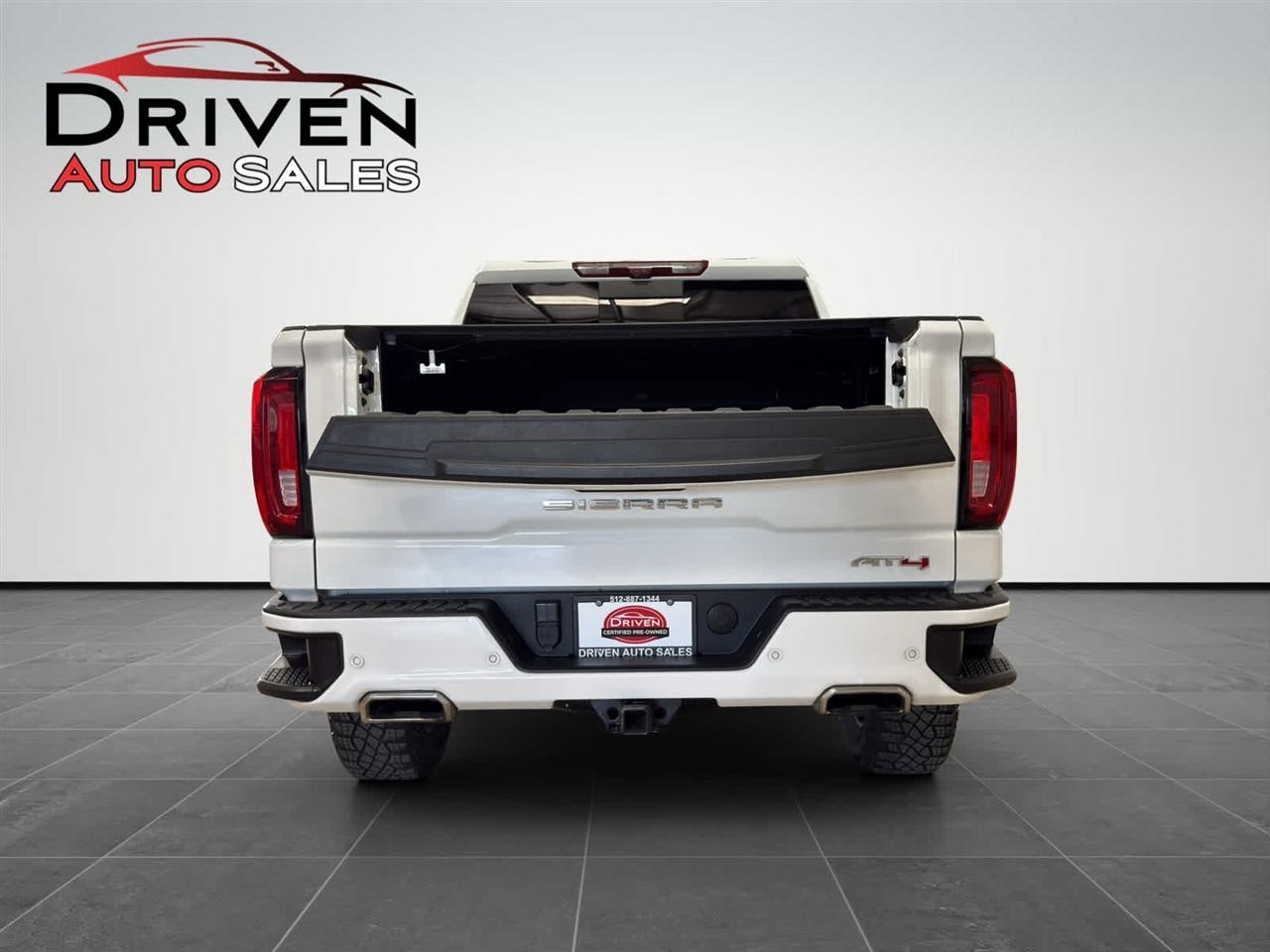 GMC Sierra 1500 4WD Crew Cab 147" AT4 2024