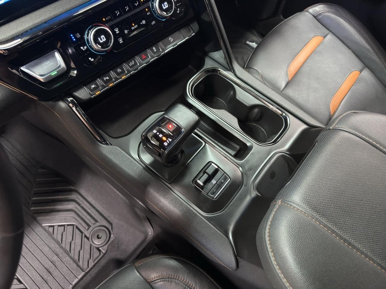 GMC Sierra 1500 4WD Crew Cab 147" AT4 2024