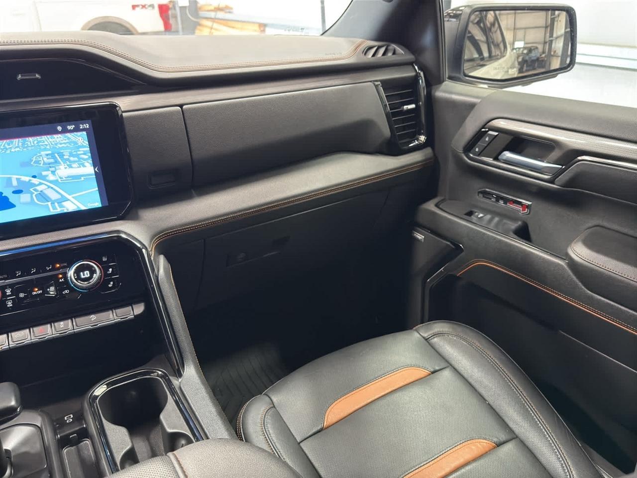 GMC Sierra 1500 4WD Crew Cab 147" AT4 2024