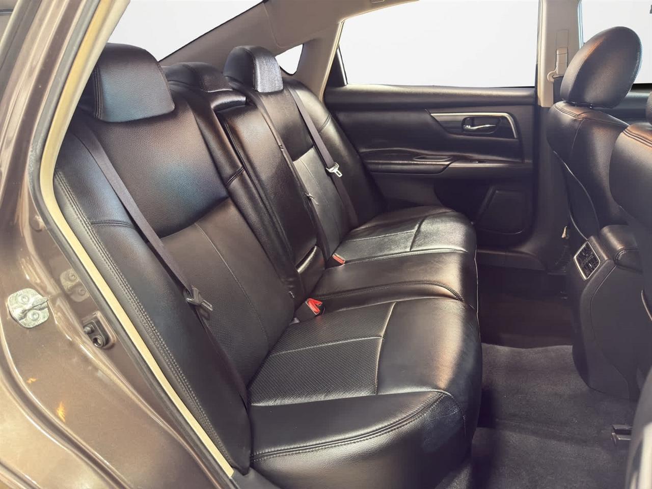 Nissan Altima 4dr Sdn I4 2.5 SV 2013