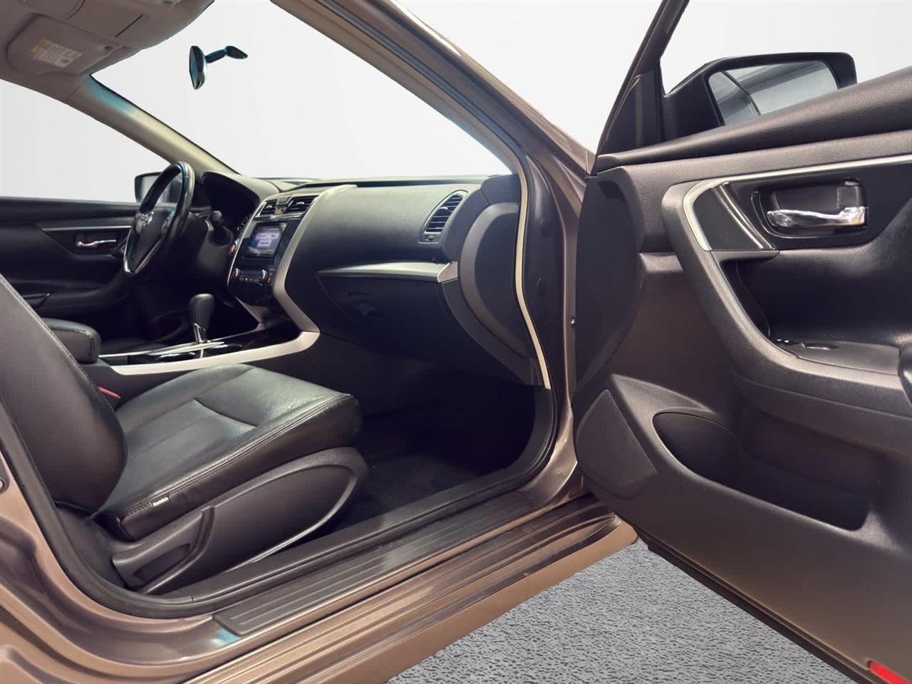 Nissan Altima 4dr Sdn I4 2.5 SV 2013