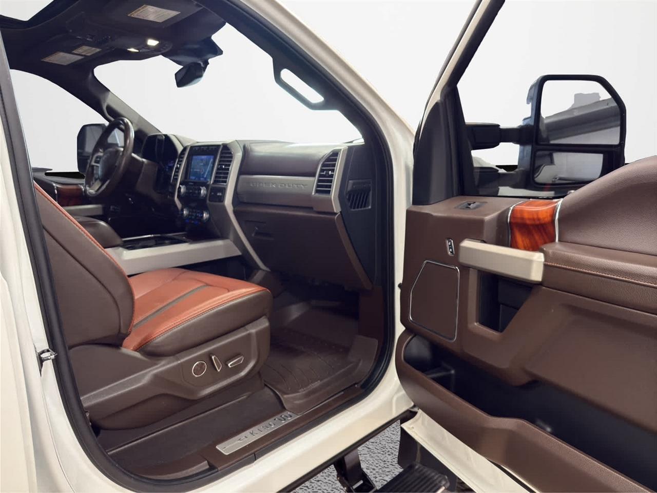 Ford Super Duty F-350 DRW King Ranch 4WD Crew Cab 8' Box 2020