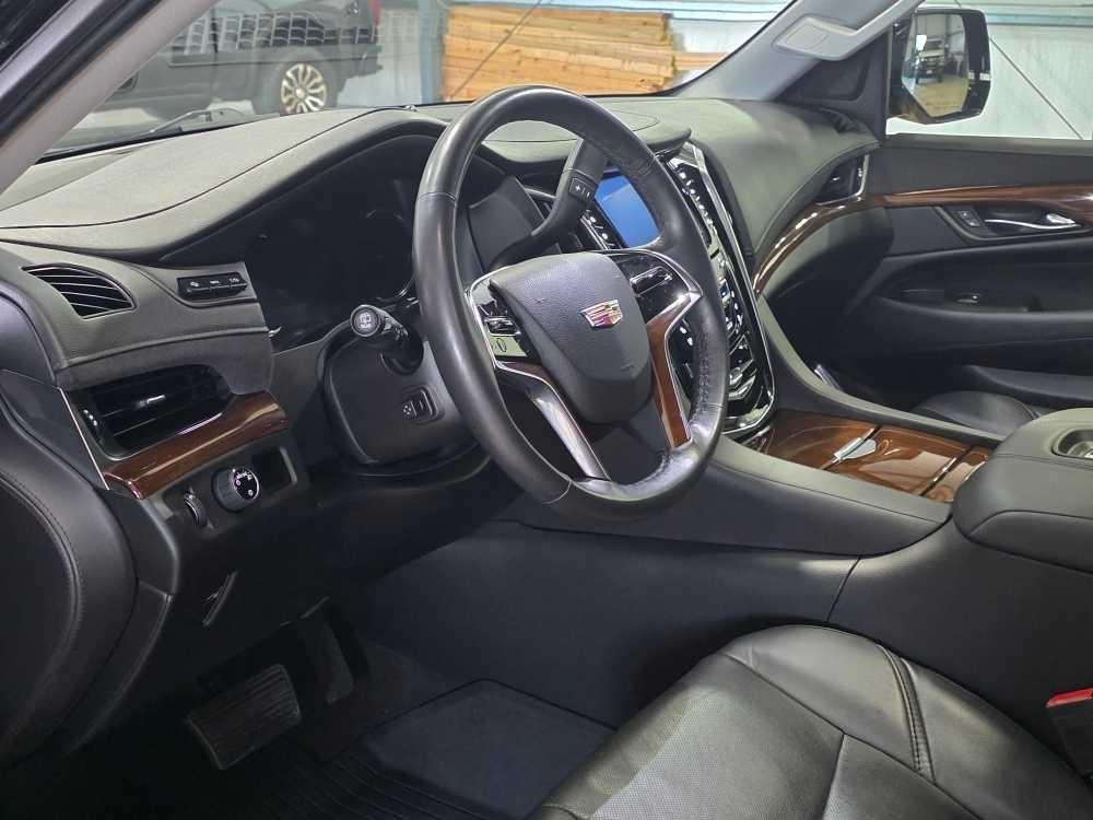 Cadillac Escalade 2WD 4dr Premium Luxury 2020