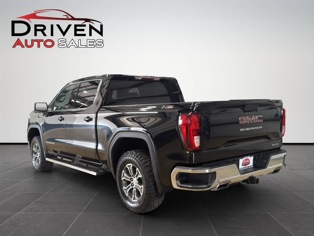 GMC Sierra 1500 4WD Crew Cab 147" SLE 2019