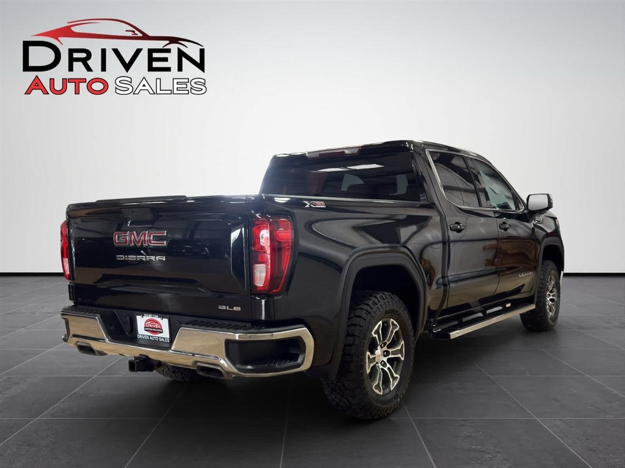 GMC Sierra 1500 4WD Crew Cab 147" SLE 2019