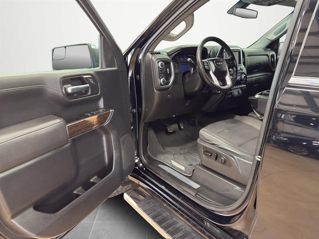 GMC Sierra 1500 4WD Crew Cab 147" SLE 2019