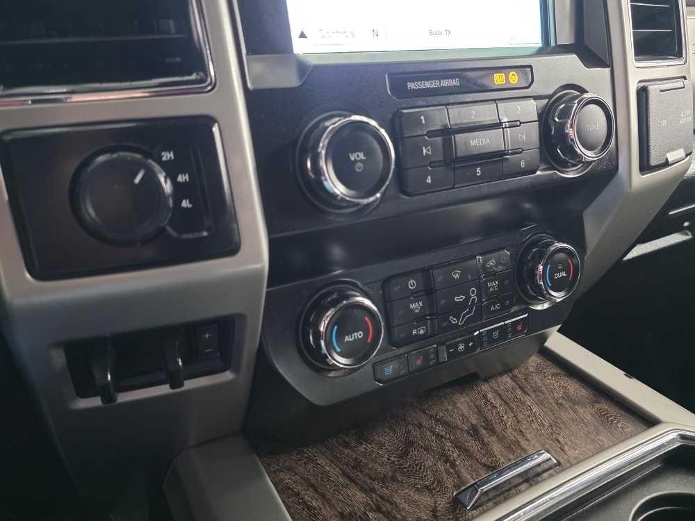 Ford Super Duty F-250 SRW King Ranch 4WD Crew Cab 8' Box 2019