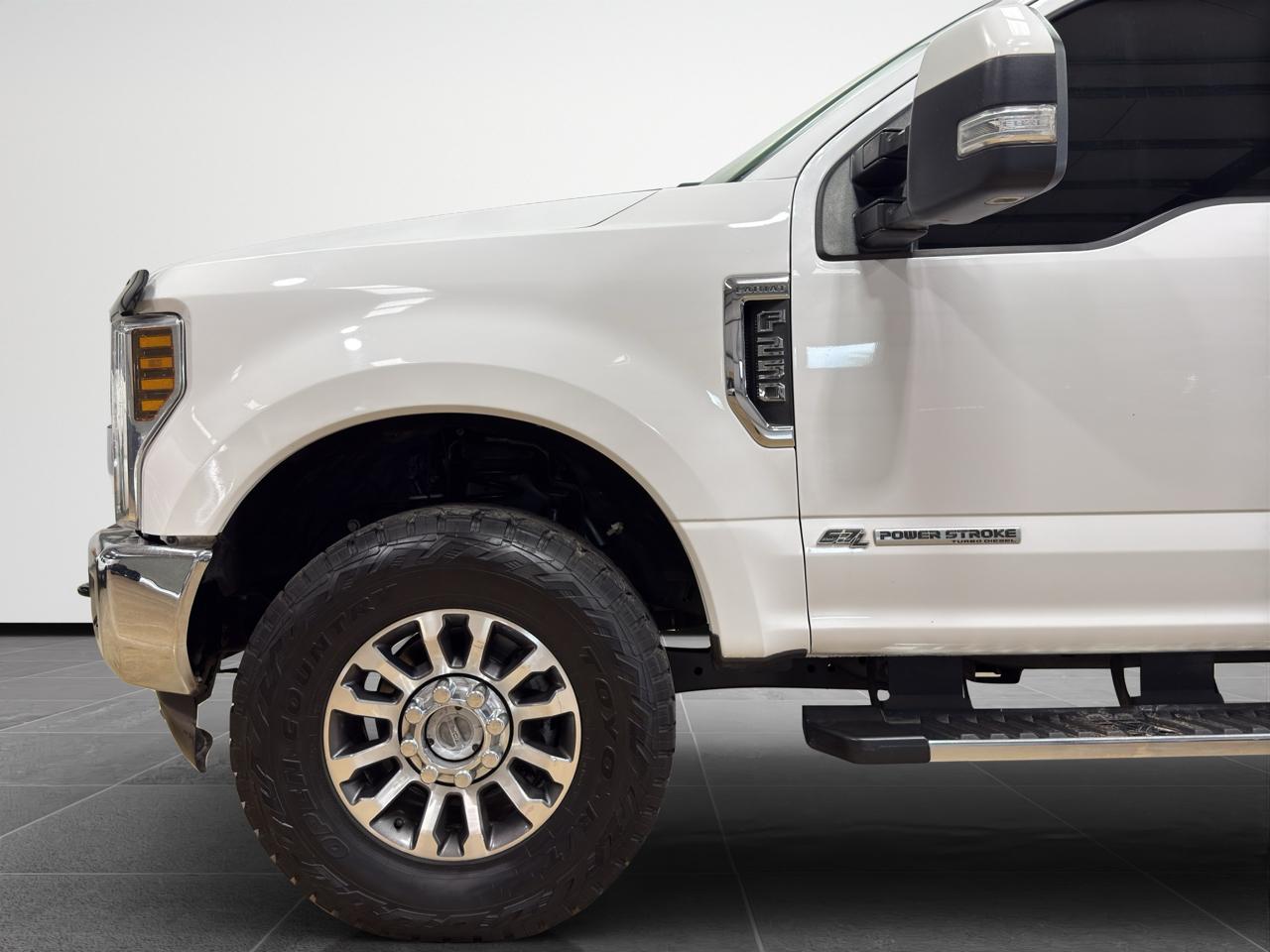 Ford Super Duty F-250 SRW Lariat 4WD Crew Cab 6.75' Box 2019
