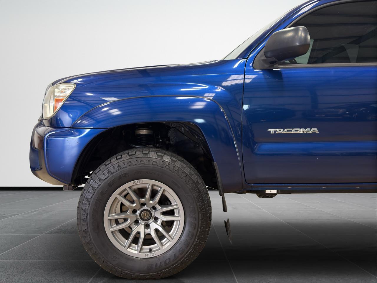 Toyota Tacoma 4WD Access Cab V6 AT (Natl) 2015