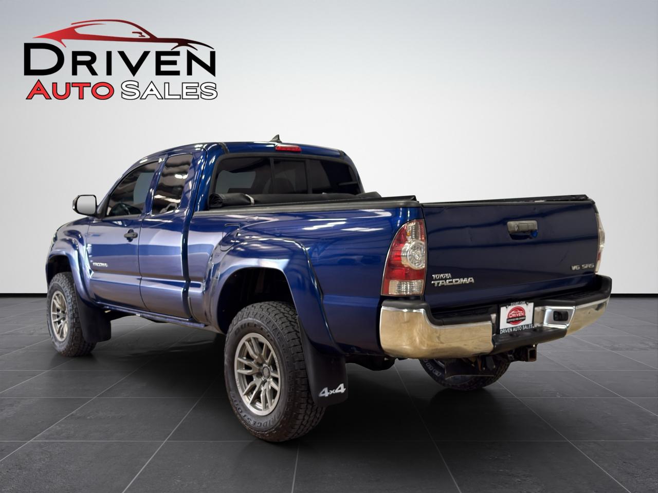 Toyota Tacoma 4WD Access Cab V6 AT (Natl) 2015