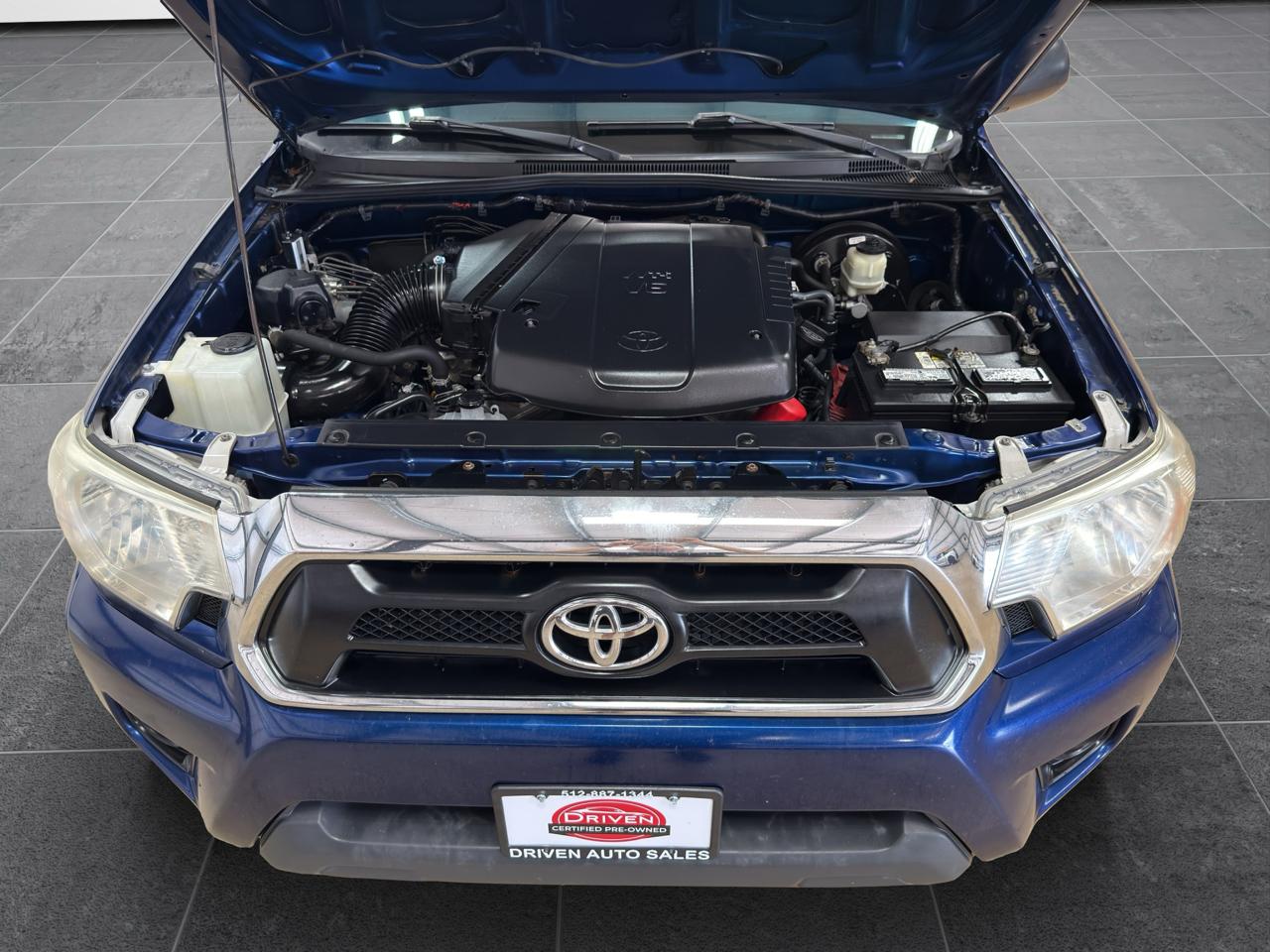 Toyota Tacoma 4WD Access Cab V6 AT (Natl) 2015