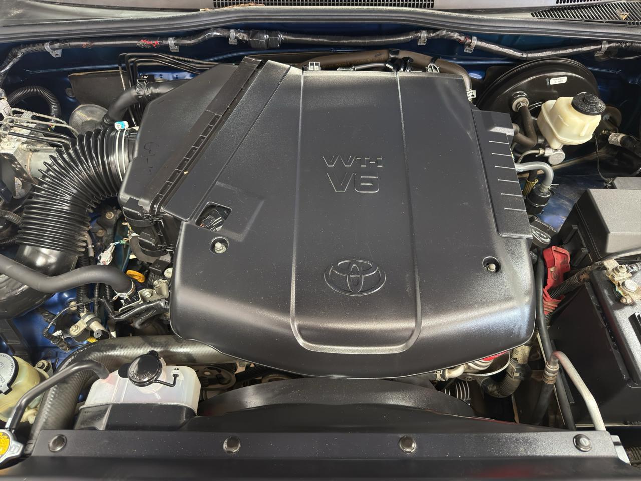 Toyota Tacoma 4WD Access Cab V6 AT (Natl) 2015