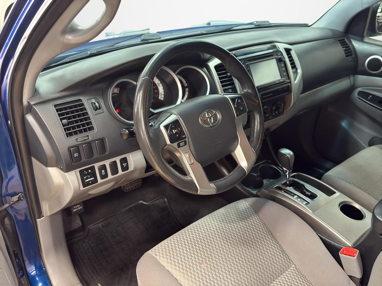 Toyota Tacoma 4WD Access Cab V6 AT (Natl) 2015