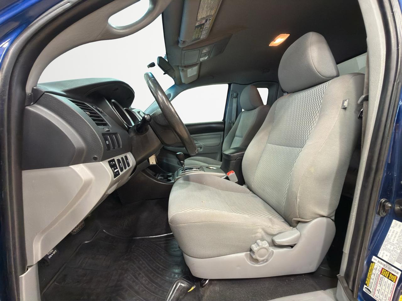 Toyota Tacoma 4WD Access Cab V6 AT (Natl) 2015