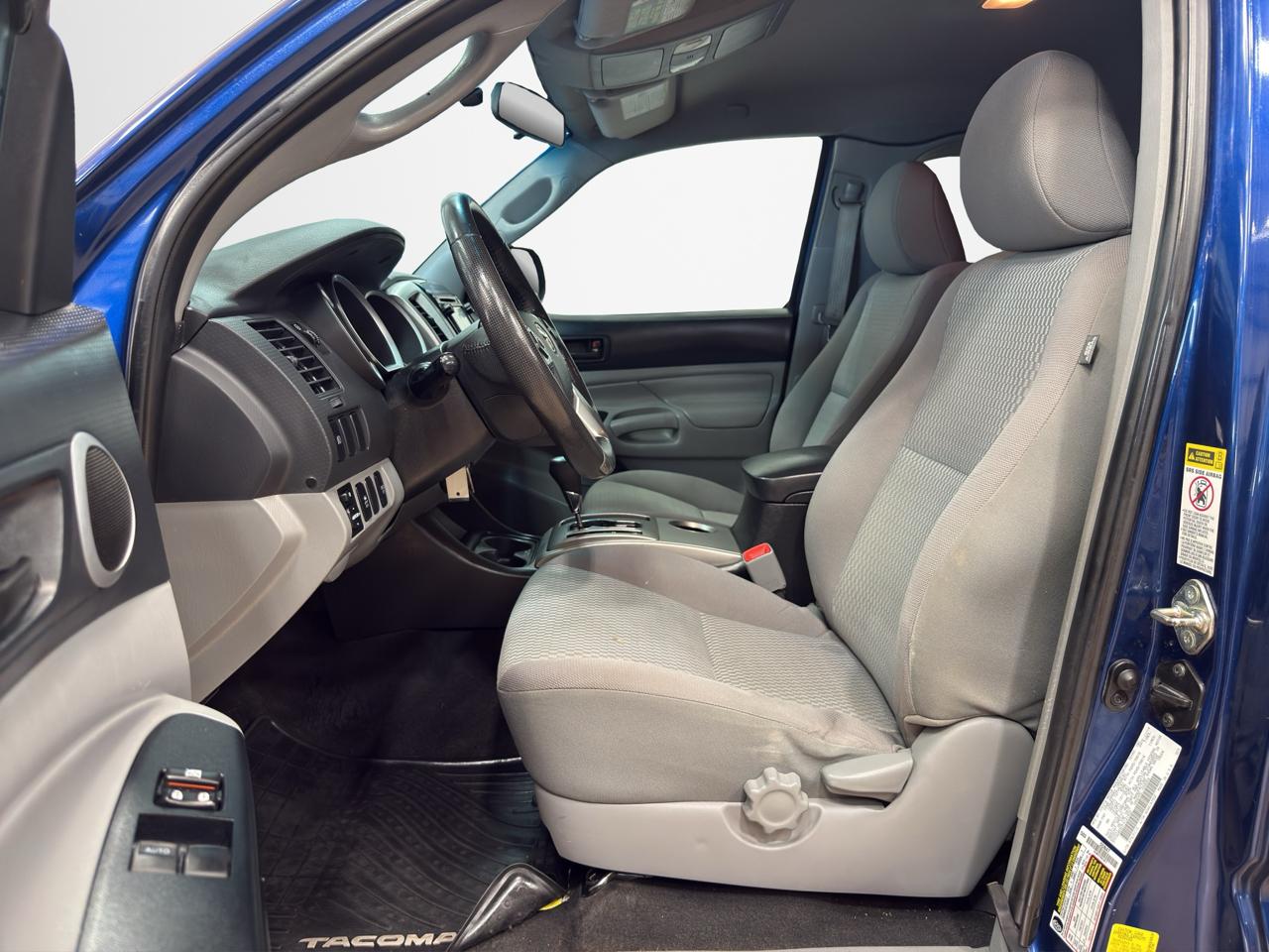 Toyota Tacoma 4WD Access Cab V6 AT (Natl) 2015