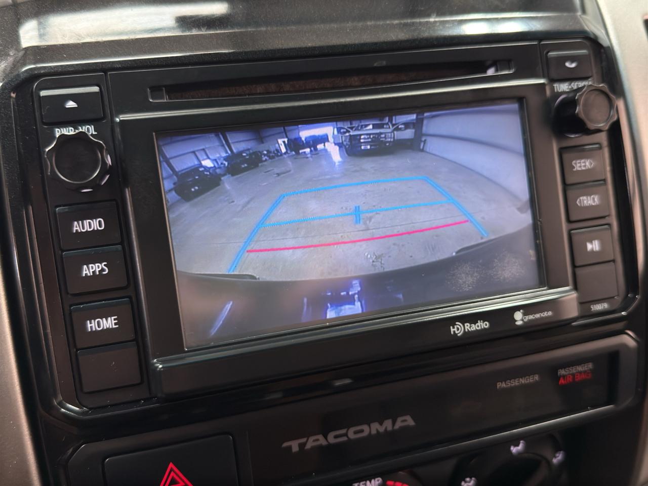 Toyota Tacoma 4WD Access Cab V6 AT (Natl) 2015