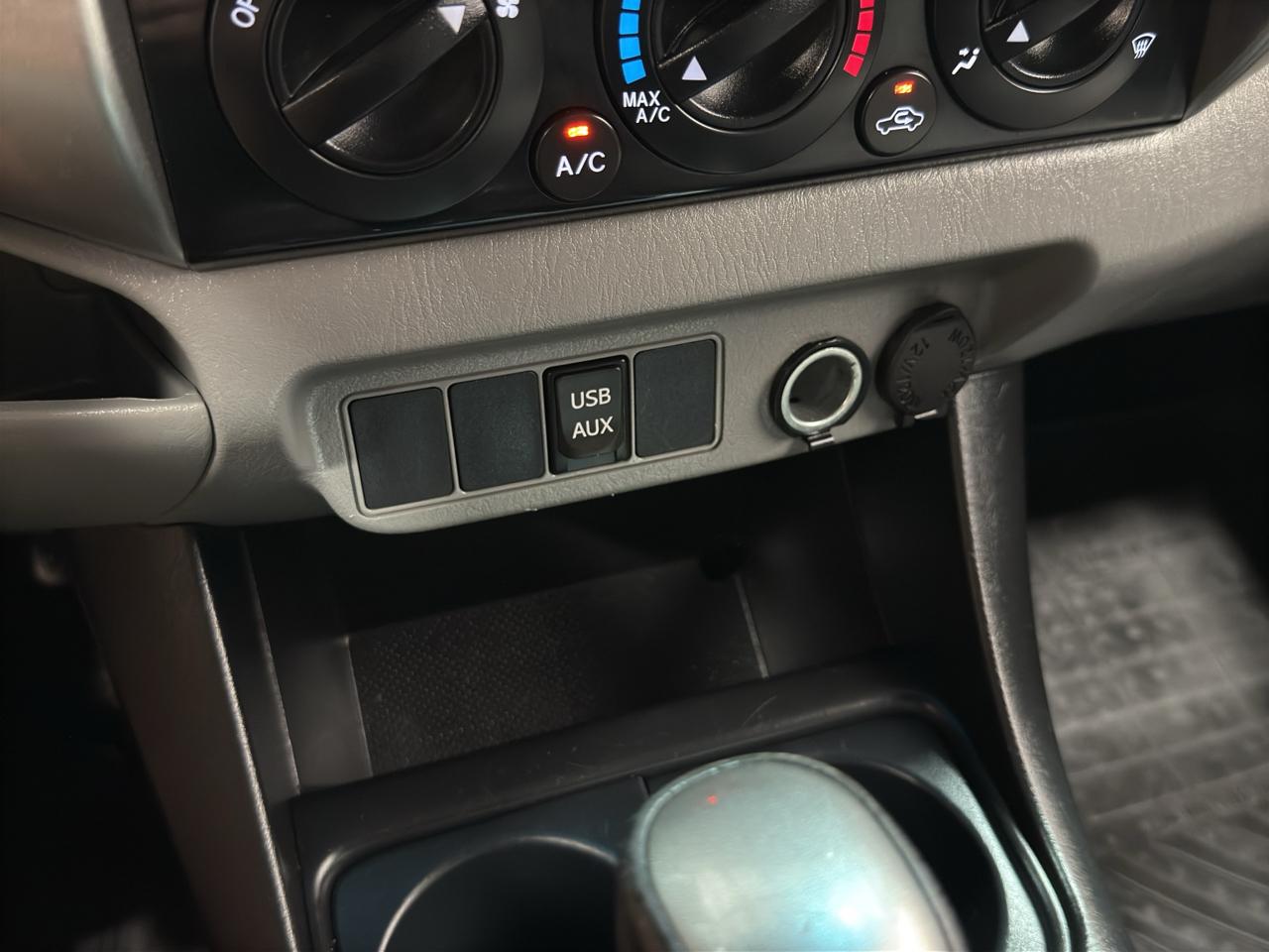 Toyota Tacoma 4WD Access Cab V6 AT (Natl) 2015