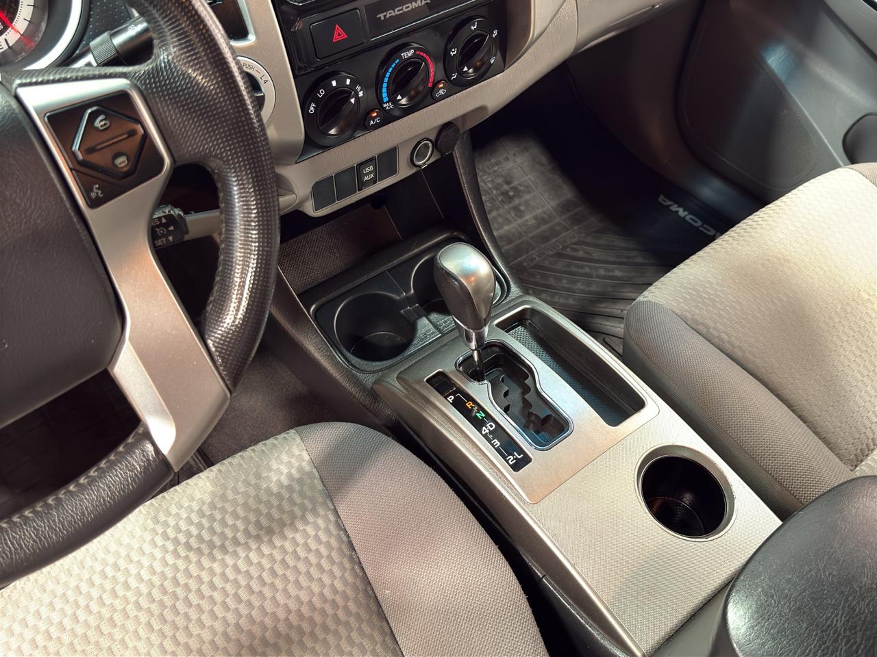 Toyota Tacoma 4WD Access Cab V6 AT (Natl) 2015