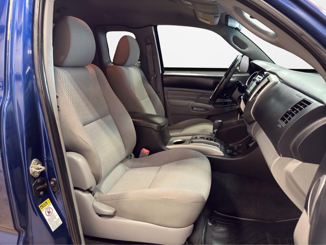 Toyota Tacoma 4WD Access Cab V6 AT (Natl) 2015