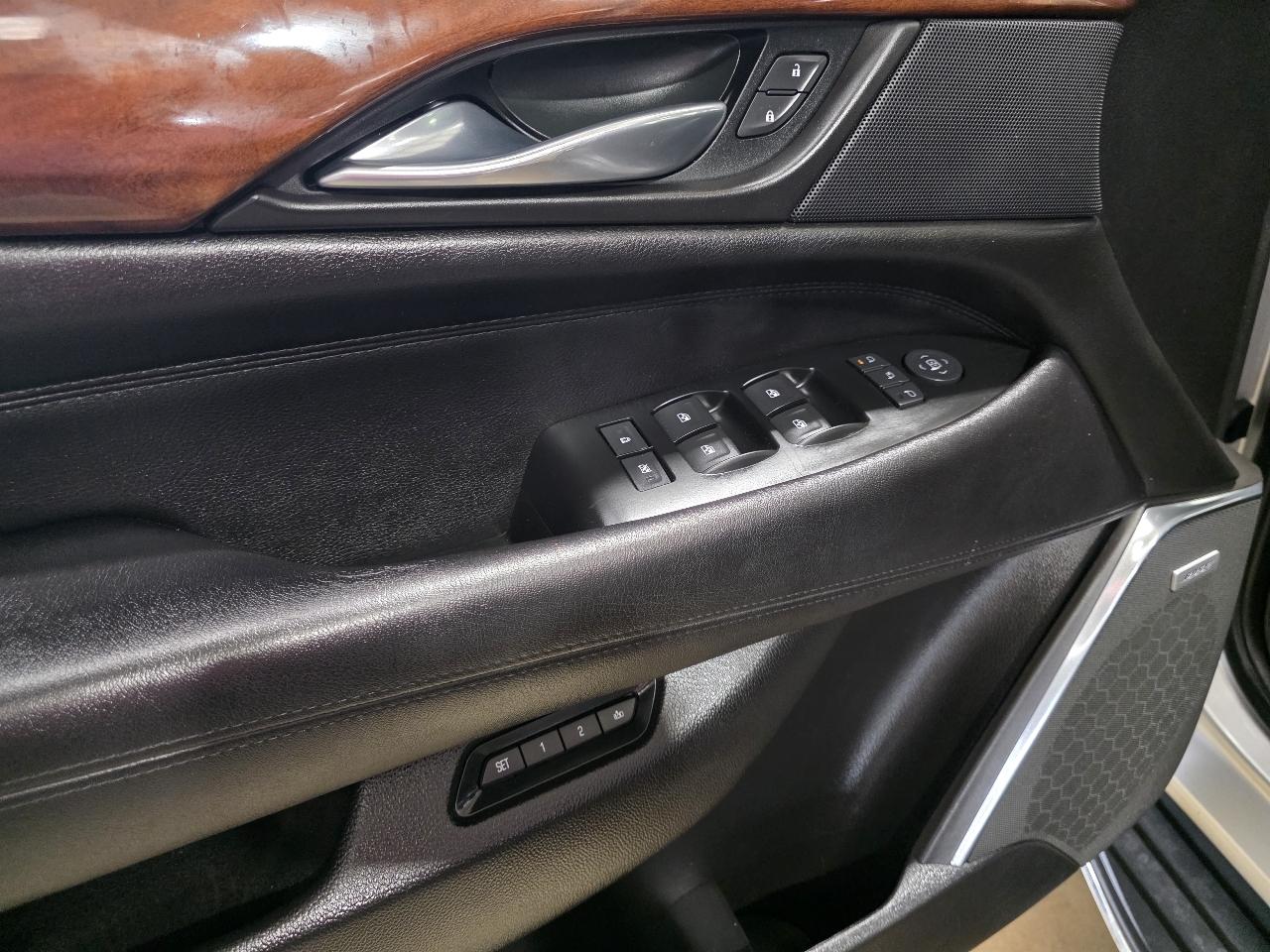 Cadillac Escalade 4WD 4dr Luxury Collection 2016