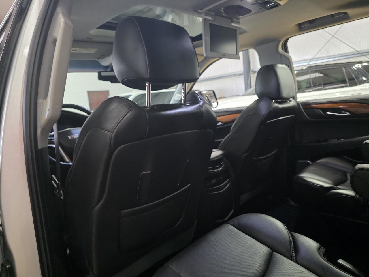 Cadillac Escalade 4WD 4dr Luxury Collection 2016