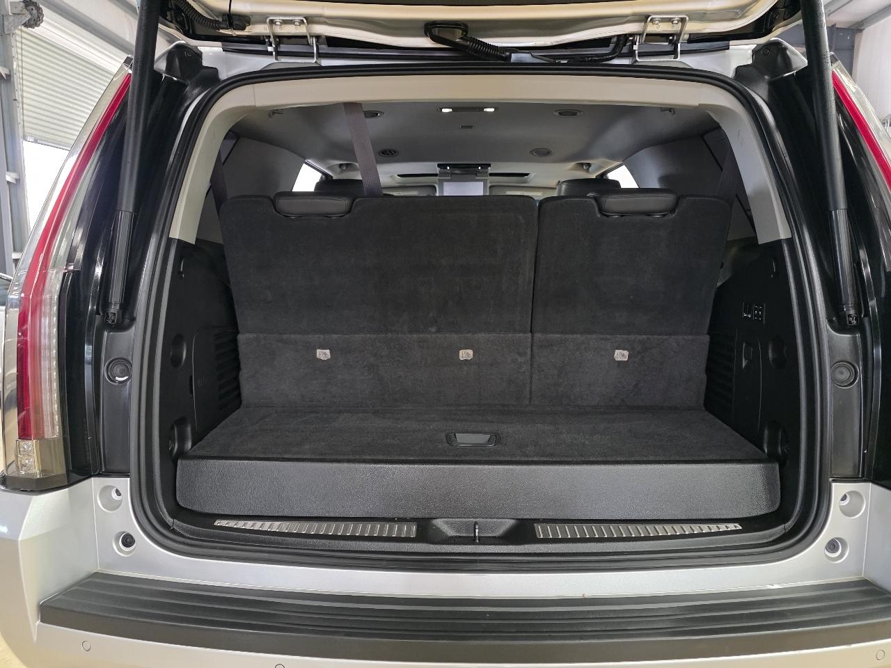 Cadillac Escalade 4WD 4dr Luxury Collection 2016