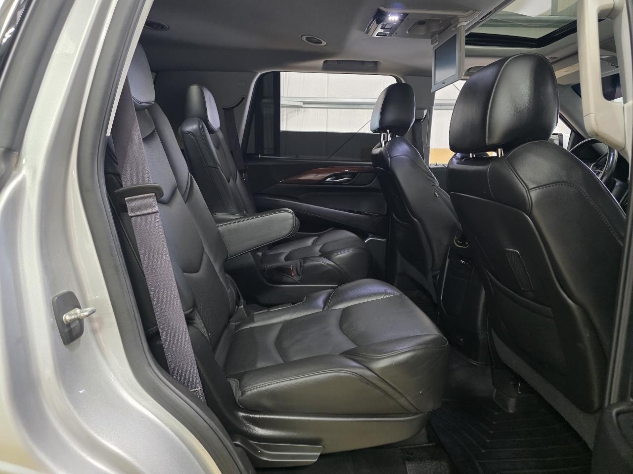 Cadillac Escalade 4WD 4dr Luxury Collection 2016