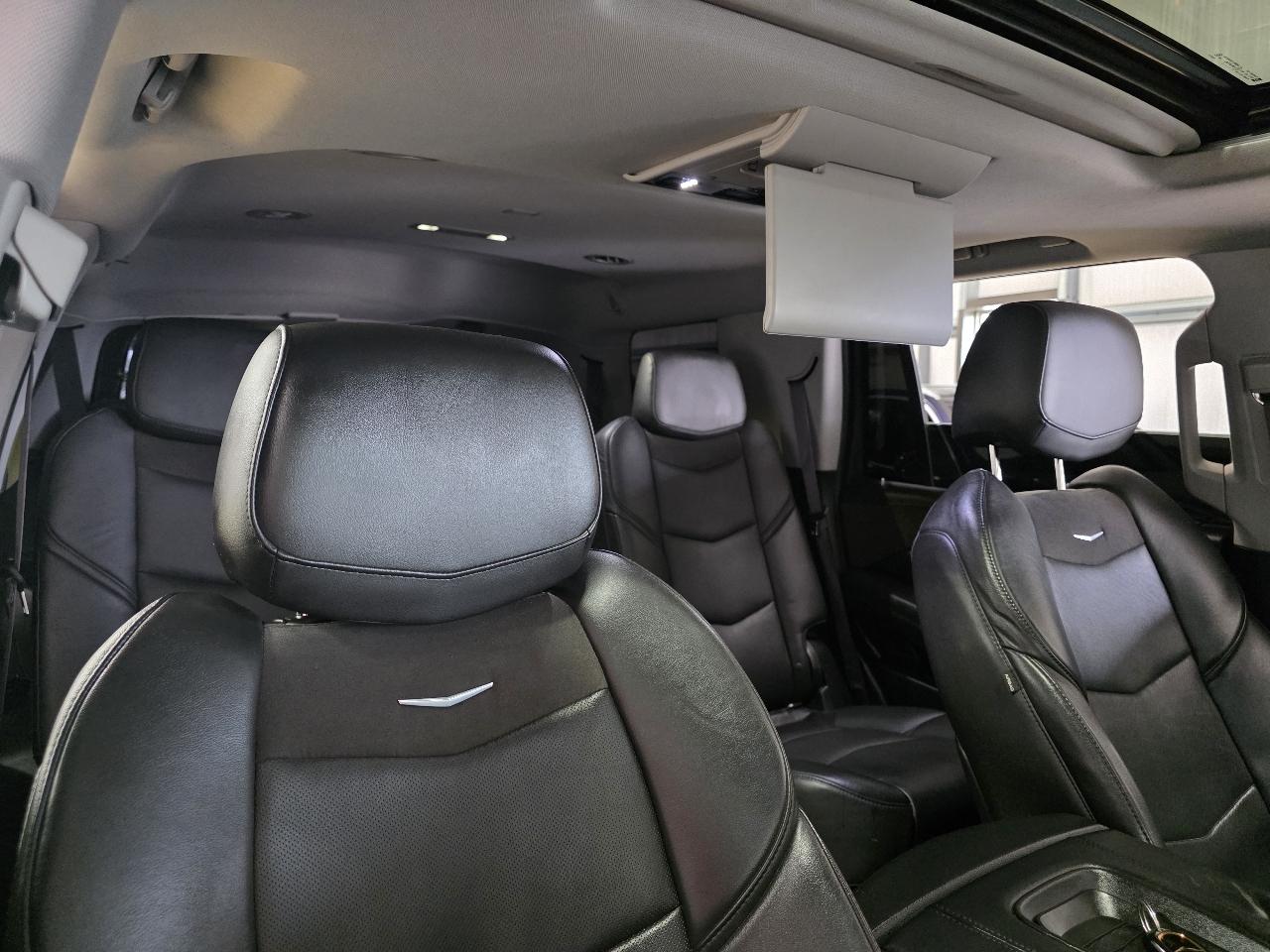 Cadillac Escalade 4WD 4dr Luxury Collection 2016