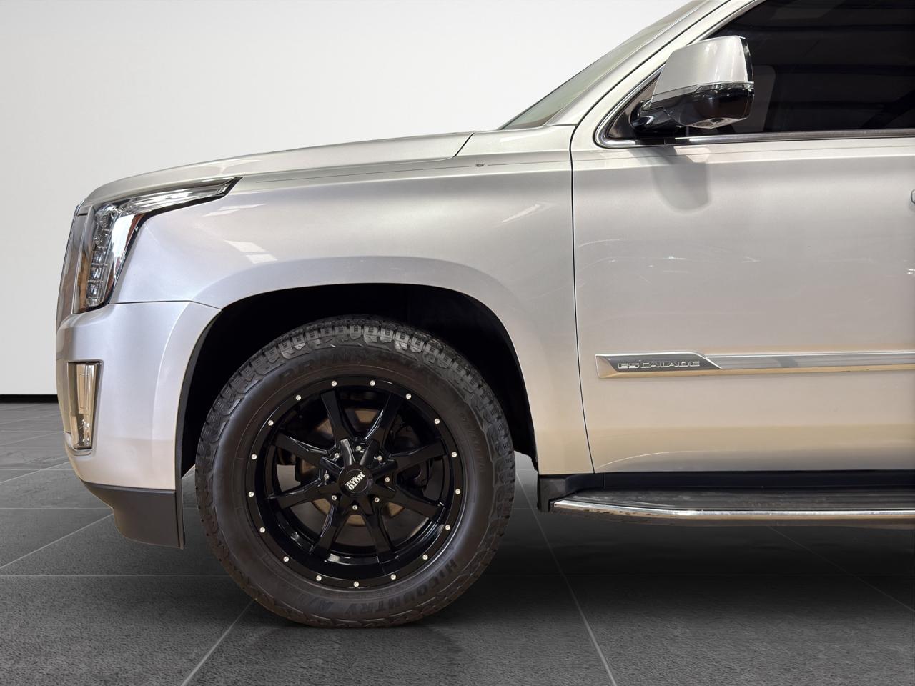 Cadillac Escalade 4WD 4dr Luxury Collection 2016