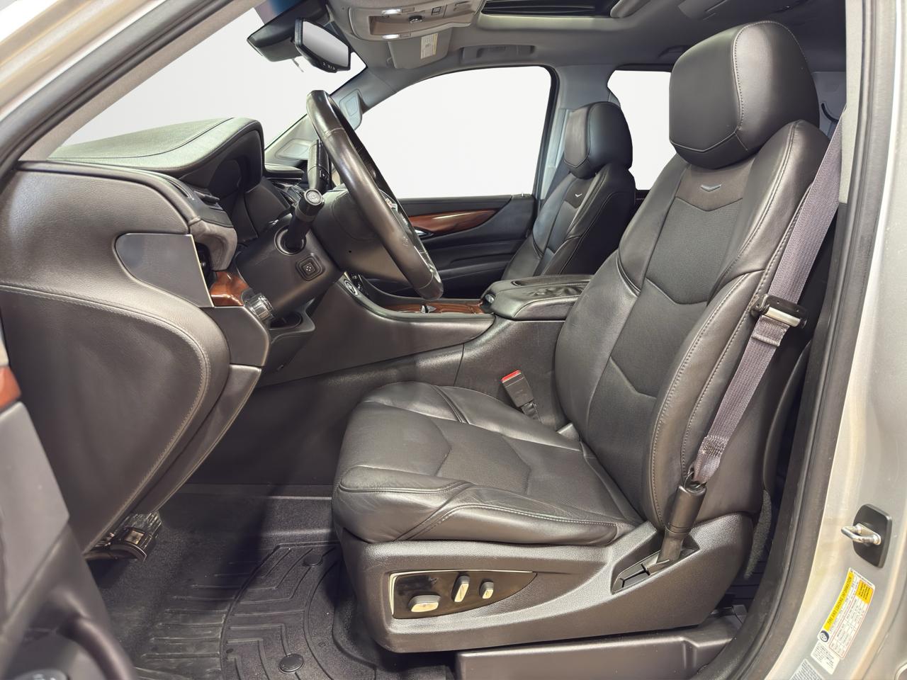 Cadillac Escalade 4WD 4dr Luxury Collection 2016