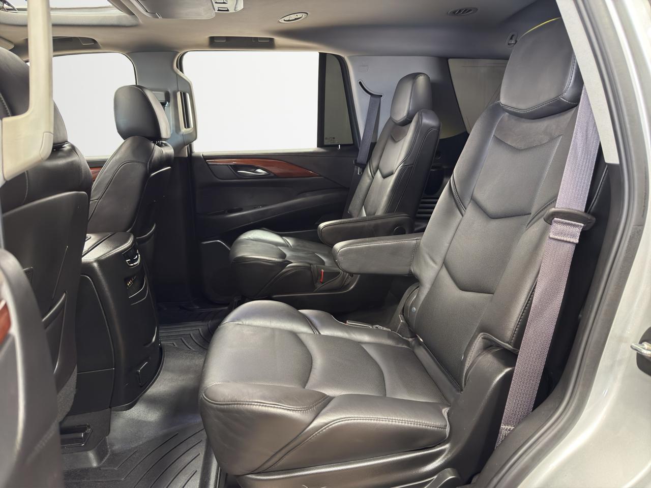 Cadillac Escalade 4WD 4dr Luxury Collection 2016