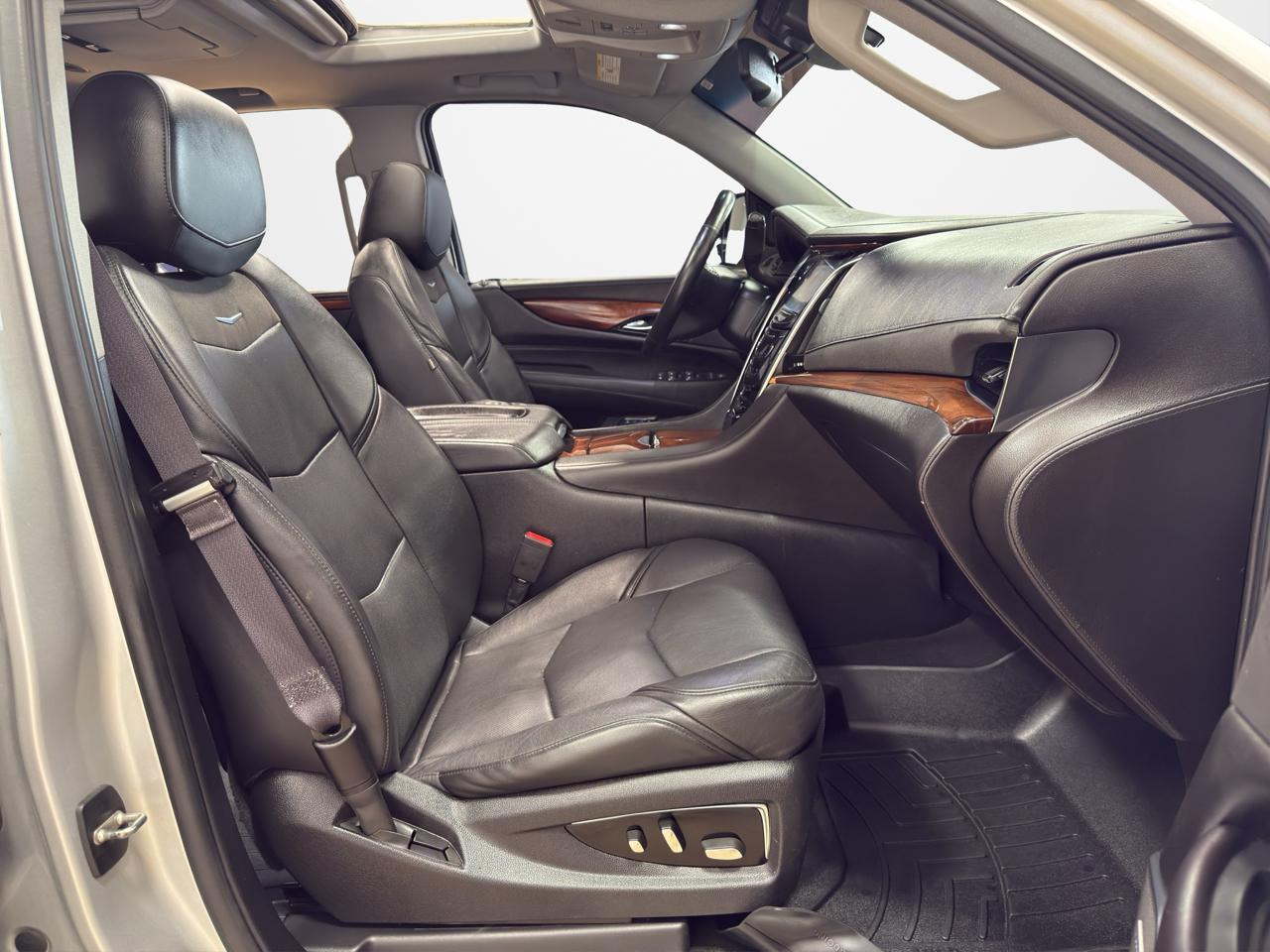 Cadillac Escalade 4WD 4dr Luxury Collection 2016