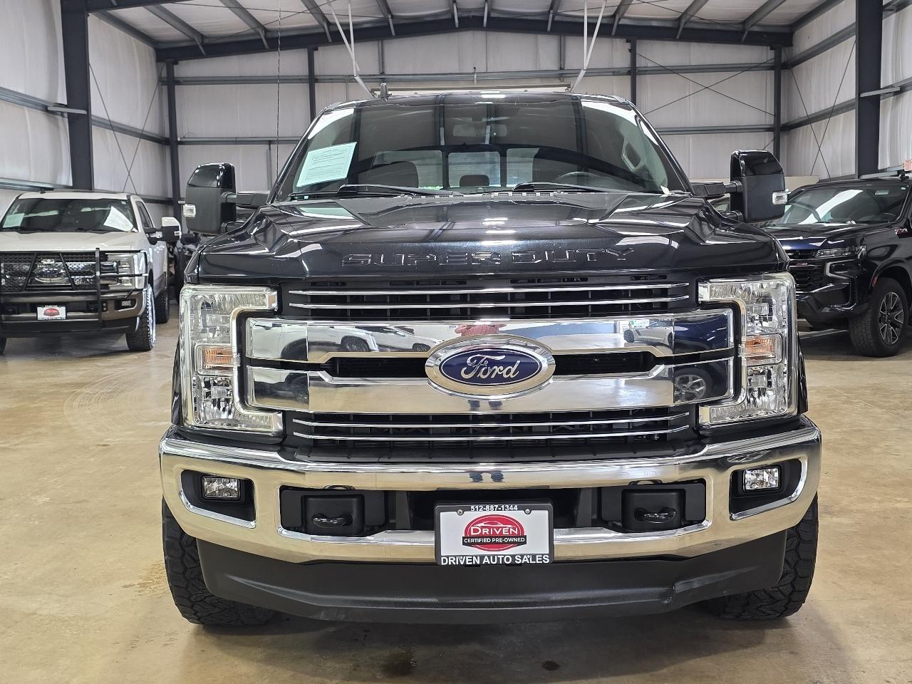 Ford Super Duty F-250 SRW Lariat 4WD Crew Cab 6.75' Box 2019