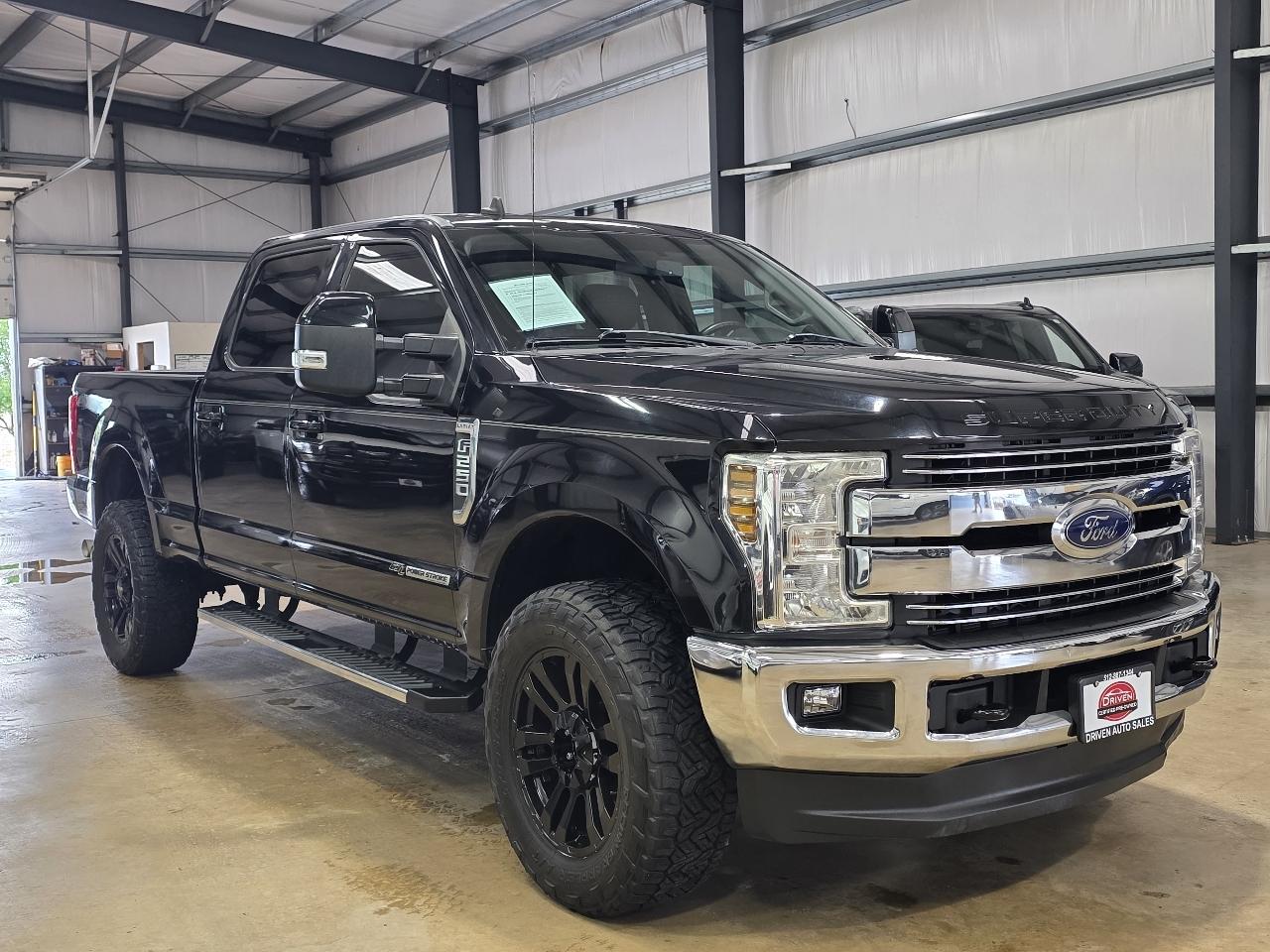 Ford Super Duty F-250 SRW Lariat 4WD Crew Cab 6.75' Box 2019