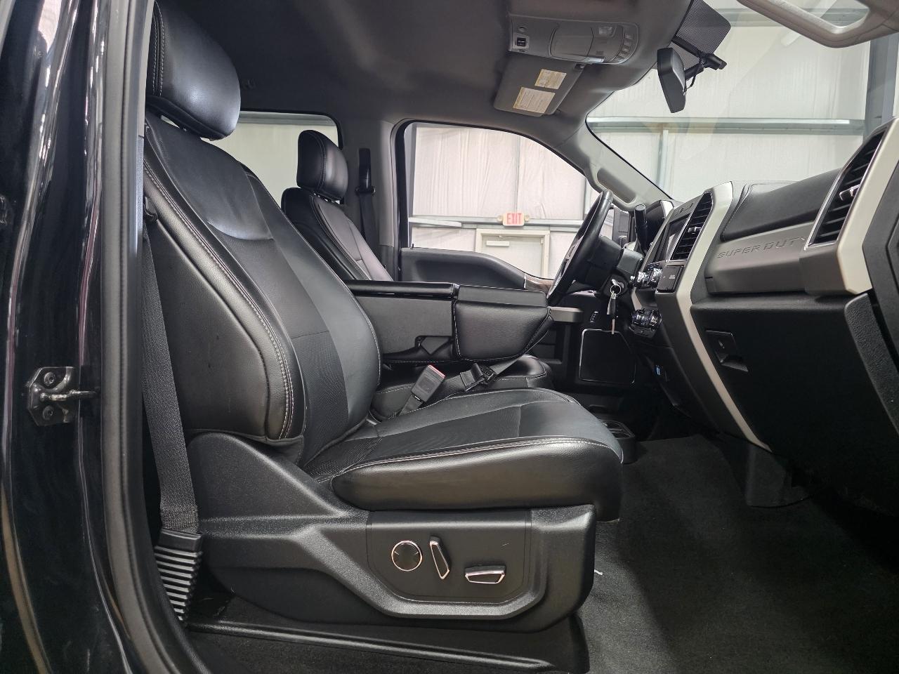 Ford Super Duty F-250 SRW Lariat 4WD Crew Cab 6.75' Box 2019